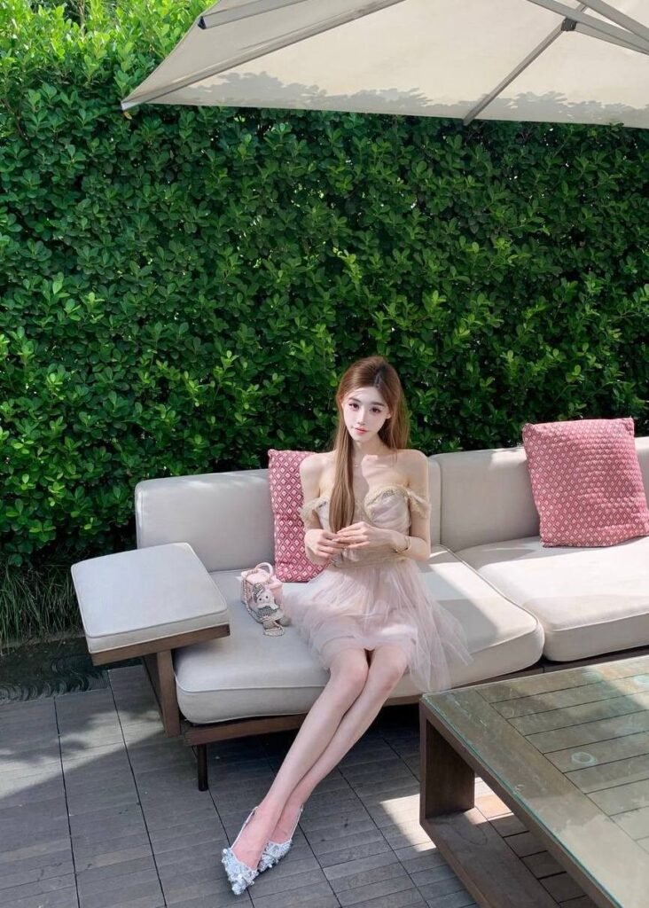 Mingmei China model in outdoor garden